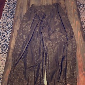 🌟 Metallic gold Zara pants! 🌟
